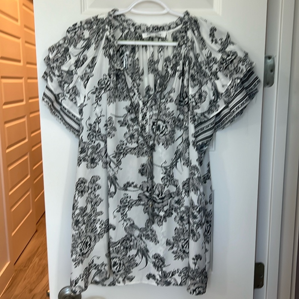 Plus size v neck blouse black white with tassel tie closure layered sleeves